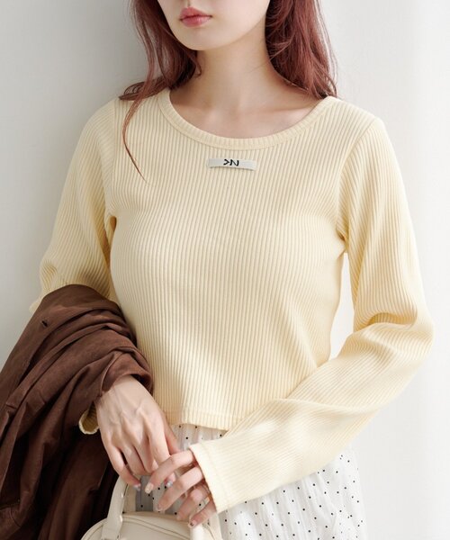 Kastane(カスタネ)の「【新色追加/5色展開】ニットタグロンTEE(Tシャツ/カットソー・レディース・サックスブルー/アイボリー/ブラック/ブラウン/イエロー/グレー/ピンク/グレー系その他・FREE)」の7枚目の写真