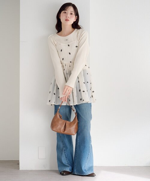 Kastane(カスタネ)の「【新色追加/5色展開】ニットタグロンTEE(Tシャツ/カットソー・レディース・サックスブルー/アイボリー/ブラック/ブラウン/イエロー/グレー/ピンク/グレー系その他・FREE)」の11枚目の写真