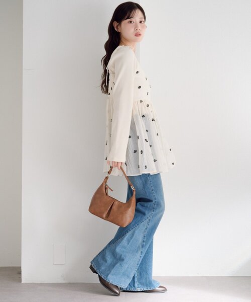 Kastane(カスタネ)の「【新色追加/5色展開】ニットタグロンTEE(Tシャツ/カットソー・レディース・サックスブルー/アイボリー/ブラック/ブラウン/イエロー/グレー/ピンク/グレー系その他・FREE)」の13枚目の写真