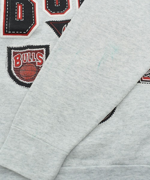NBA/NFL/NHL/MLB(エヌビーエーエヌエフエルエヌエイチエルエムエルビー)の「【USED】90’s Fruit of the Loom “NBA CHICAGO BULLS” スウェット USA製(スウェット・メンズ・グレー・LARGE)」の7枚目の写真