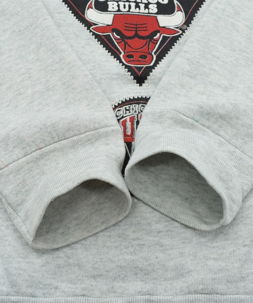 NBA/NFL/NHL/MLB(エヌビーエーエヌエフエルエヌエイチエルエムエルビー)の「【USED】90’s Fruit of the Loom “NBA CHICAGO BULLS” スウェット USA製(スウェット・メンズ・グレー・LARGE)」の8枚目の写真