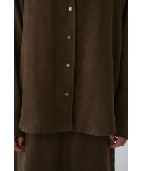 RIM.ARK(リムアーク)の「Open collar F/Suede shirt JK オープンカラーフェイクスエードシャツジャケット(シャツ/ブラウス・レディース・カーキ/ブラック・FREE)」の16枚目の写真
