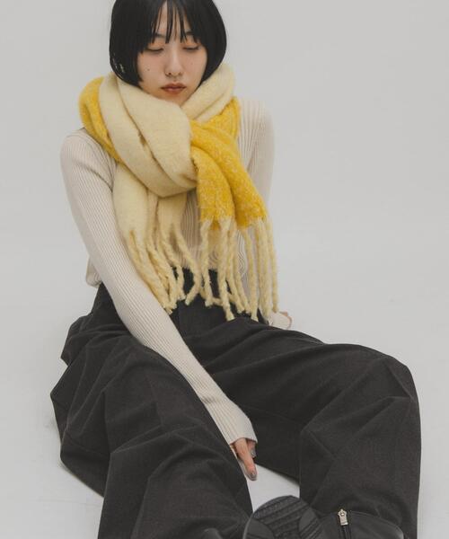 KBF（ケイビーエフ）の「ビッグフリンジバイカラーストール（マフラー・レディース・レッド系その他/ブラック系その他/イエロー系その他・ONE）」の6枚目の写真
