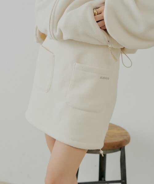 Chico（チコ）の「【セットアップ対応】フリース台形ミニスカート（スカート・レディース・アイボリー/グレー/ブラウン・FREE/MEDIUM）」の2枚目の写真