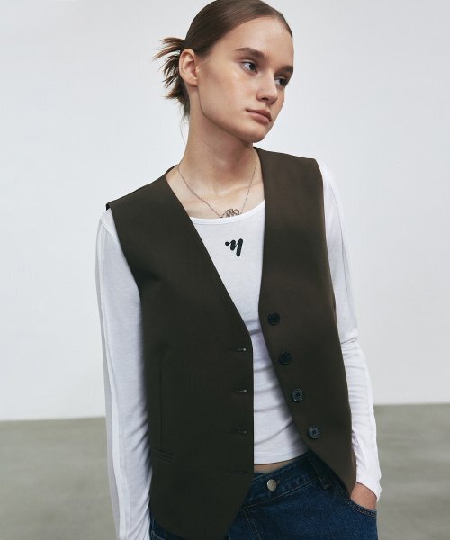 SINGLE BREASTED BUCKLE VEST_BROWN