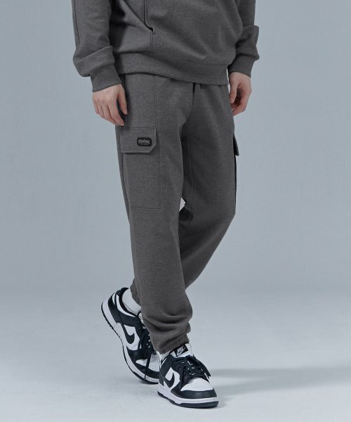 CHASECULT(チェイスカルト)の「男性起毛カーゴジョガーパンツ-CFRK7221D0L(スウェットパンツ・メンズ・チャコールグレー・70/76/82/86)」の2枚目の写真