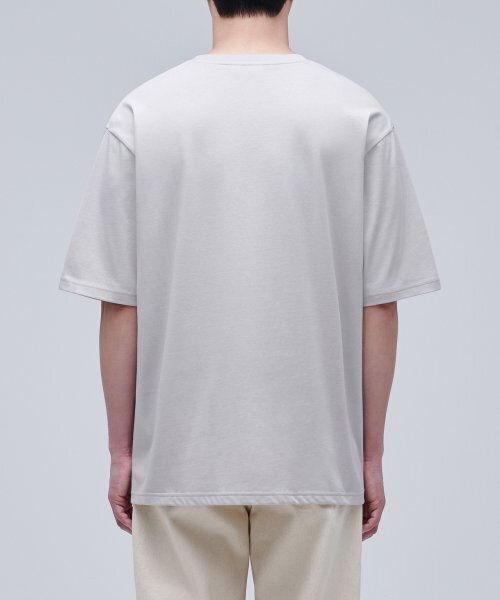 MUSINSA STANDARD（ムシンサスタンダード）の「リサイクルリラックスクルーネックTシャツ[マッシュルーム]（Tシャツ/カットソー・メンズ・その他・SMALL/LARGE/X-LARGE/XX-LARGE/XXX-LARGE）」の3枚目の写真