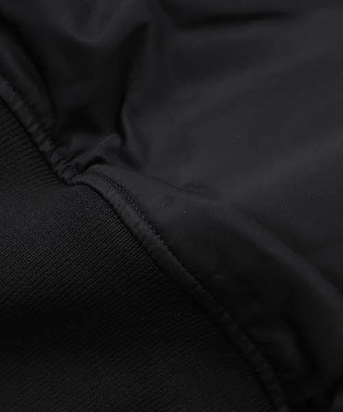 Alpha Industries(アルファインダストリーズ)の「ALPHA / アルファ PULL-OVER HOODED MA-1(その他アウター・メンズ・ブラック・MEDIUM/LARGE/X-LARGE)」の2枚目の写真