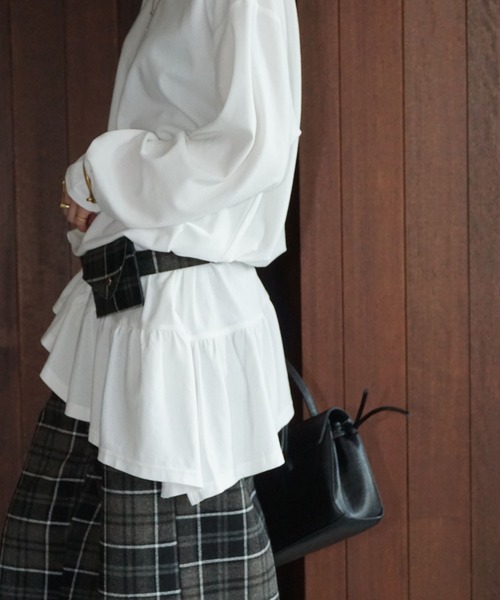 chuclla（チュクラ）の「フリルヘムアシンメトリートップス chw25a135（Tシャツ/カットソー・レディース・ホワイト/ブラック・FREE）」の4枚目の写真