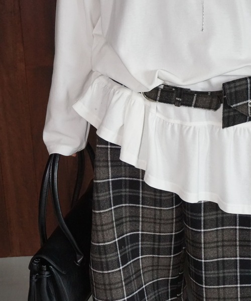 chuclla（チュクラ）の「フリルヘムアシンメトリートップス chw25a135（Tシャツ/カットソー・レディース・ホワイト/ブラック・FREE）」の5枚目の写真