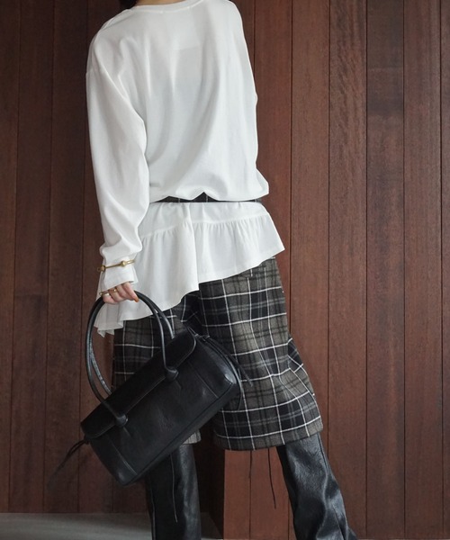 chuclla（チュクラ）の「フリルヘムアシンメトリートップス chw25a135（Tシャツ/カットソー・レディース・ホワイト/ブラック・FREE）」の6枚目の写真