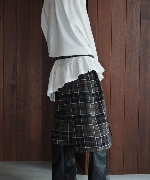 chuclla（チュクラ）の「フリルヘムアシンメトリートップス chw25a135（Tシャツ/カットソー・レディース・ホワイト/ブラック・FREE）」の8枚目の写真