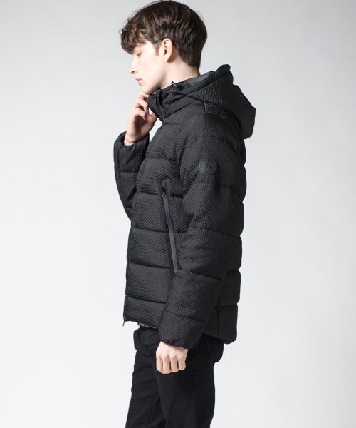 Buffalo Bobs(バッファローボブズ)の「ZERMATT-BUBBLES(ツェルマット-バブルス)ふくれ織ジャガード エコダウン パデットジャケット(ダウンジャケット/コート・メンズ・ブラック/ホワイト・1-2/2-3/3-4)」の19枚目の写真