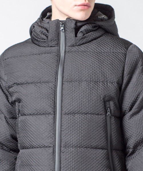 Buffalo Bobs(バッファローボブズ)の「ZERMATT-BUBBLES(ツェルマット-バブルス)ふくれ織ジャガード エコダウン パデットジャケット(ダウンジャケット/コート・メンズ・ブラック/ホワイト・1-2/2-3/3-4)」の17枚目の写真