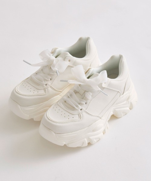 OLIVE des OLIVE(オリーブデオリーブ)の「パールリボンチャーム付きスニーカー(スニーカー・レディース・オフホワイト/ピンク/ブラック・SMALL/MEDIUM/LARGE)」の11枚目の写真