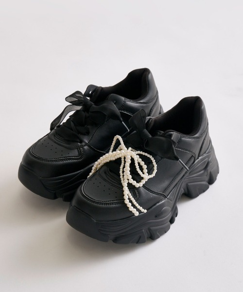 OLIVE des OLIVE(オリーブデオリーブ)の「パールリボンチャーム付きスニーカー(スニーカー・レディース・オフホワイト/ピンク/ブラック・SMALL/MEDIUM/LARGE)」の13枚目の写真