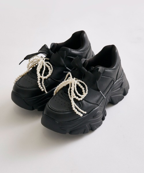 OLIVE des OLIVE(オリーブデオリーブ)の「パールリボンチャーム付きスニーカー(スニーカー・レディース・オフホワイト/ピンク/ブラック・SMALL/MEDIUM/LARGE)」の14枚目の写真