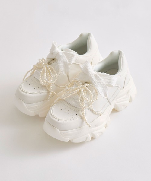 OLIVE des OLIVE(オリーブデオリーブ)の「パールリボンチャーム付きスニーカー(スニーカー・レディース・オフホワイト/ピンク/ブラック・SMALL/MEDIUM/LARGE)」の19枚目の写真