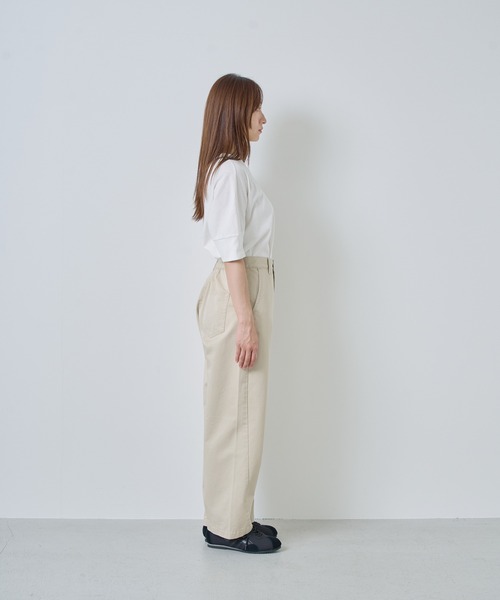 Kelen(ケレン)の「「KELEN / ケレン」カーブラインチノパンツ(チノパンツ・レディース・ブラック/ライトベージュ/ベージュ・S/M)」の22枚目の写真