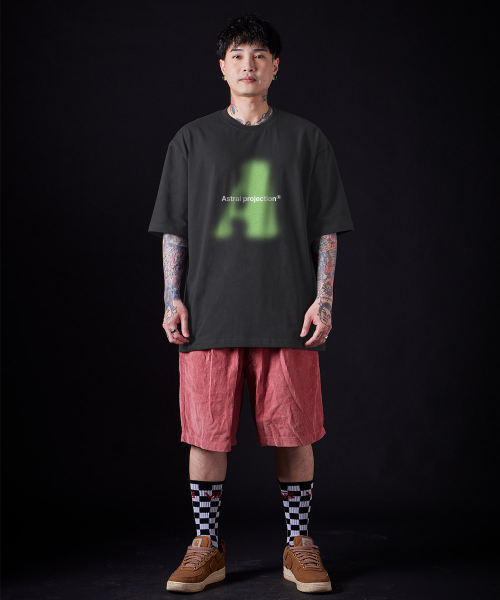 ASTRAL PROJECTION（アストラルプロジェクション）の「[オーバーサイズ]ビッグA 13番手コットンラウンドネック半袖Tシャツ_チャコール（Tシャツ/カットソー・メンズ・その他・LARGE/MEDIUM/X-LARGE/XX-LARGE）」の3枚目の写真