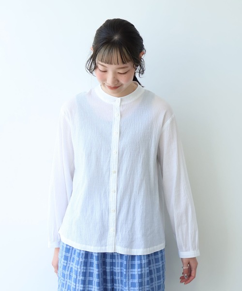 bulle de savon(ビュルデサボン)の「シャーリング バンドカラーシャツ(シャツ/ブラウス・レディース・ホワイト・FREE)」の2枚目の写真