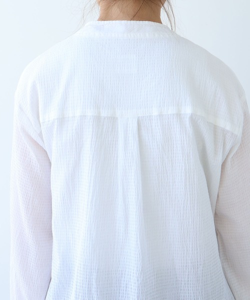 bulle de savon(ビュルデサボン)の「シャーリング バンドカラーシャツ(シャツ/ブラウス・レディース・ホワイト・FREE)」の20枚目の写真