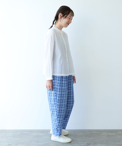 bulle de savon(ビュルデサボン)の「シャーリング バンドカラーシャツ(シャツ/ブラウス・レディース・ホワイト・FREE)」の10枚目の写真