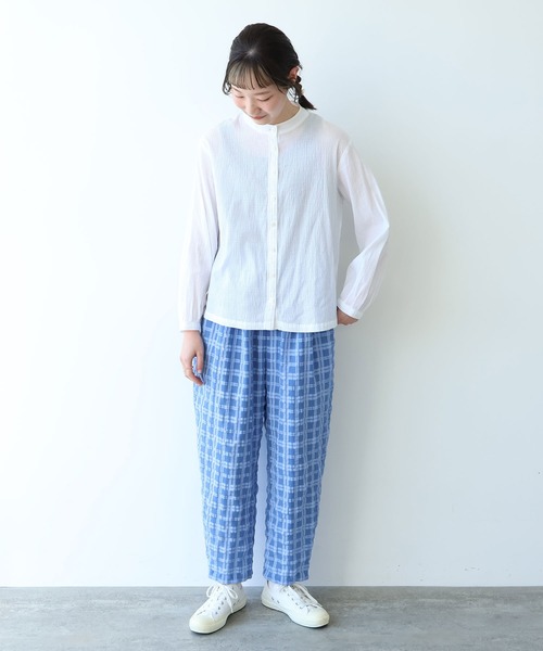 bulle de savon(ビュルデサボン)の「シャーリング バンドカラーシャツ(シャツ/ブラウス・レディース・ホワイト・FREE)」の11枚目の写真