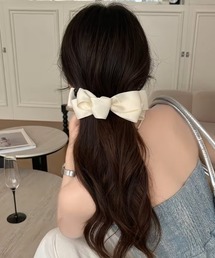 Vini（ヴィニ）の「サテン リボン バナナ クリップ（バレッタ/ヘアクリップ）」
