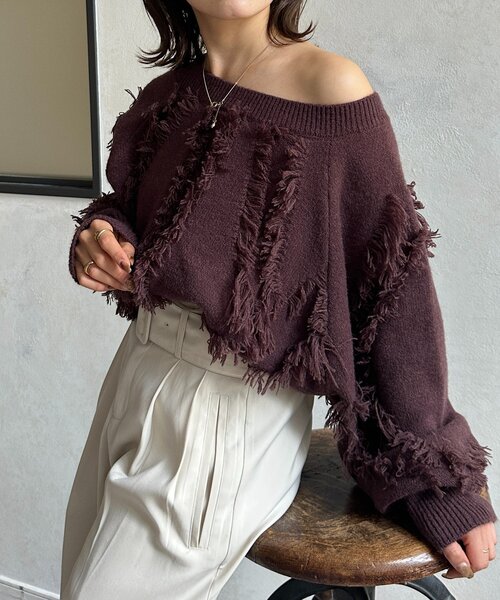 Thevon（ゼボン）の「ウェーブフリンジショートニット（ニット/セーター・レディース・アイボリー/ブラウン/サックスブルー/ブラック・FREE）」の4枚目の写真