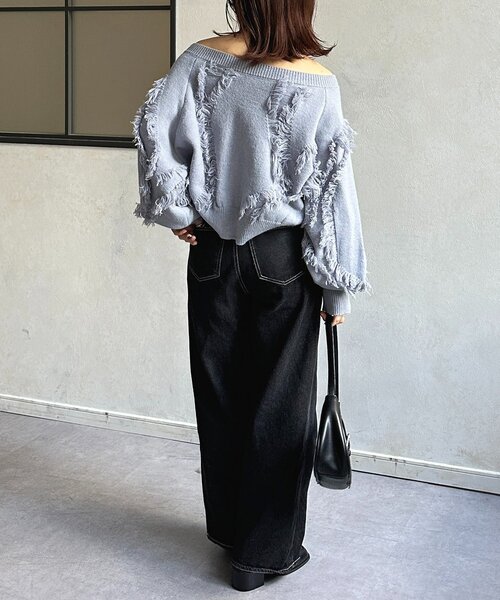 Thevon（ゼボン）の「ウェーブフリンジショートニット（ニット/セーター・レディース・アイボリー/ブラウン/サックスブルー/ブラック・FREE）」の10枚目の写真