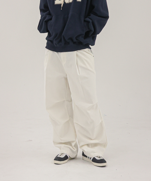 THESTORI(ザ・ストリ)の「ピンタックパラシュートパンツ(ホワイト)(デニムパンツ・メンズ・その他・1(M)/2(L)/3(XL))」の3枚目の写真