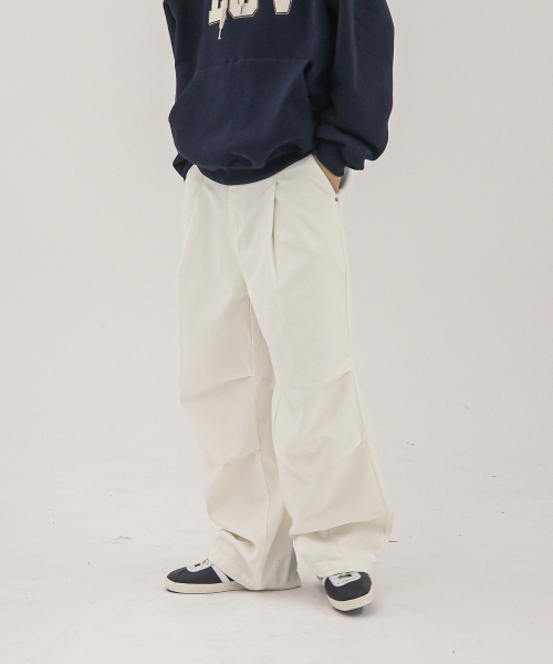 THESTORI(ザ・ストリ)の「ピンタックパラシュートパンツ(ホワイト)(デニムパンツ・メンズ・その他・1(M)/2(L)/3(XL))」の4枚目の写真