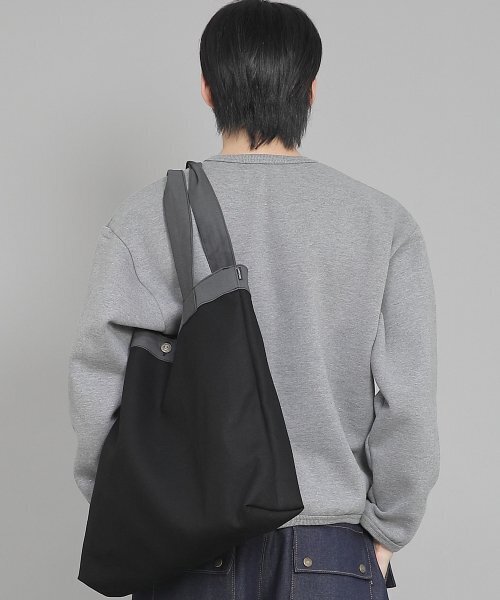 SAINTCREW(セントクルー)の「ミニマルビッグサイズショルダーバッグ MBS-122 グレー/ブラック(エコバッグ/サブバッグ・メンズ・その他・フリー)」の1枚目の写真