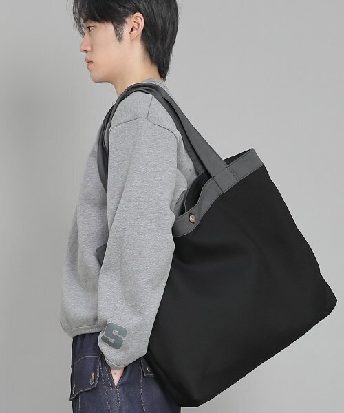 SAINTCREW(セントクルー)の「ミニマルビッグサイズショルダーバッグ MBS-122 グレー/ブラック(エコバッグ/サブバッグ・メンズ・その他・フリー)」の2枚目の写真