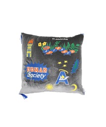 Beyond Basics（ビヨンド ベーシックス）の「VELOR CUSHION COVER - HUMAN SOCIETY（クッション/クッションカバー）」