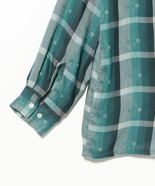 BEAMS PLUS(ビームスプラス)の「Open Collar Sashiko Ombre(シャツ/ブラウス・メンズ・ブラウン/ロイヤルブルー・X-LARGE/MEDIUM/SMALL/LARGE)」の5枚目の写真