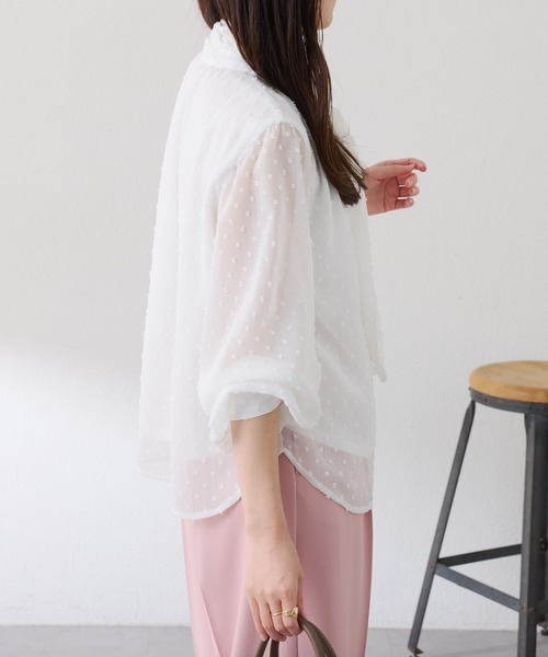 COLLAGE GALLARDAGALANTE（コラージュガリャルダガランテ）の「楊柳ドットジャガードボウタイブラウス（シャツ/ブラウス・レディース・ブルー/オフホワイト・FREE）」の6枚目の写真