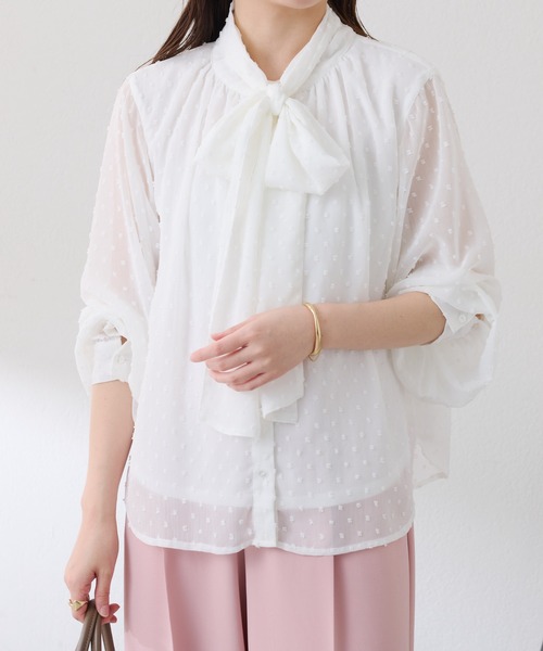 COLLAGE GALLARDAGALANTE（コラージュガリャルダガランテ）の「楊柳ドットジャガードボウタイブラウス（シャツ/ブラウス・レディース・ブルー/オフホワイト・FREE）」の7枚目の写真