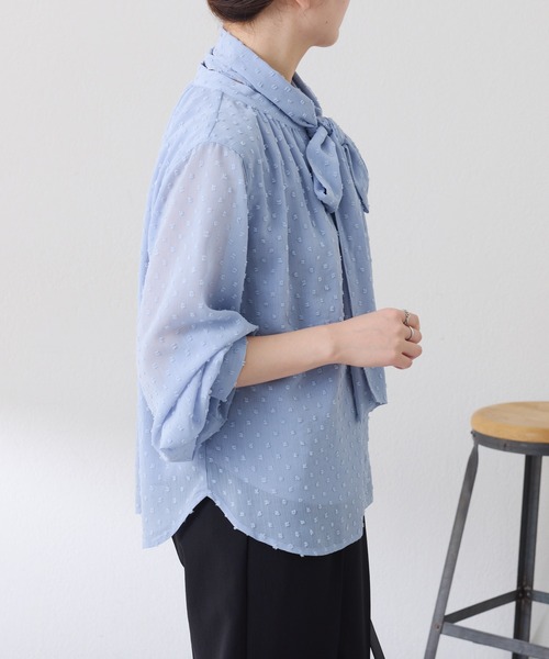 COLLAGE GALLARDAGALANTE（コラージュガリャルダガランテ）の「楊柳ドットジャガードボウタイブラウス（シャツ/ブラウス・レディース・ブルー/オフホワイト・FREE）」の17枚目の写真