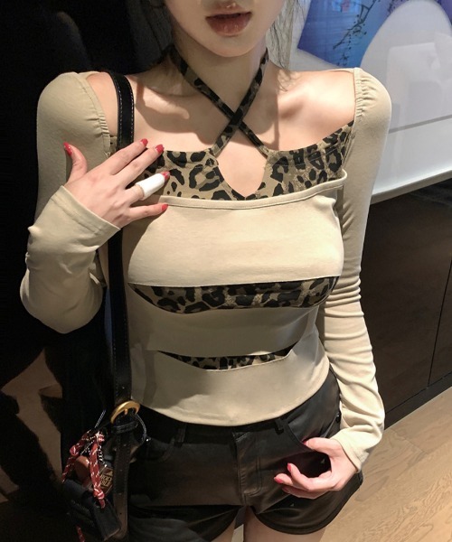 REMUR(レミュール)の「レイヤード風ヒョウ柄トップス(Tシャツ/カットソー・レディース・ブラウン/ベージュ・FREE)」の14枚目の写真