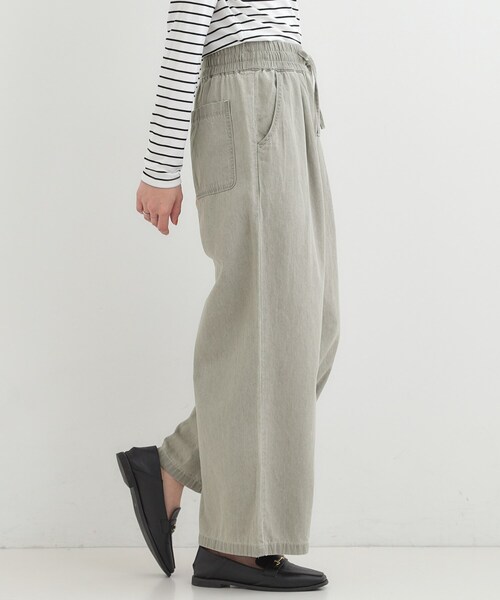 SHOO・LA・RUE(シューラルー)の「【ライトオンスデニム/着丈選べる】らくらくデニムイージーワイドパンツ(デニムパンツ・レディース・ライトブルー/ブラック/ブルー系その他/ライトグレー・01/04/03/02/42/40/38/36)」の12枚目の写真