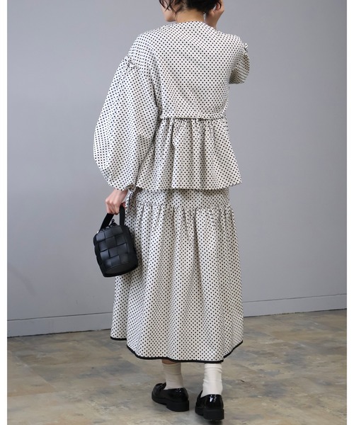 Doumoi(ドゥモエ)の「ドット柄 デザイン ジャケット(ノーカラージャケット・レディース・ホワイト系その他/ブラック系その他・FREE)」の6枚目の写真