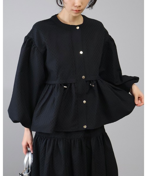Doumoi(ドゥモエ)の「ドット柄 デザイン ジャケット(ノーカラージャケット・レディース・ホワイト系その他/ブラック系その他・FREE)」の16枚目の写真