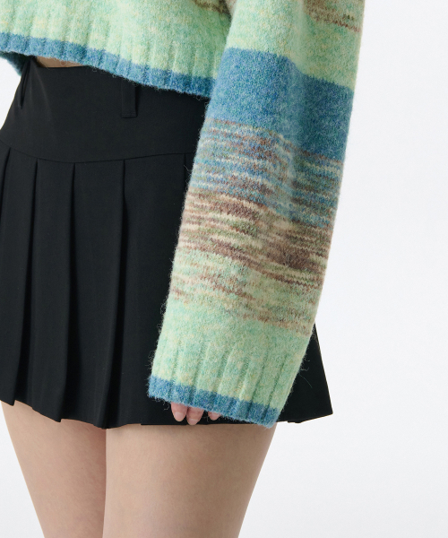MUSINSA STANDARD WOMAN（ムシンサスタンダードウーマン）の「ウィメンズグラデーションルーズクロップニット[ブルー]（ニット/セーター・レディース・その他・LARGE/SMALL/MEDIUM/X-SMALL）」の5枚目の写真