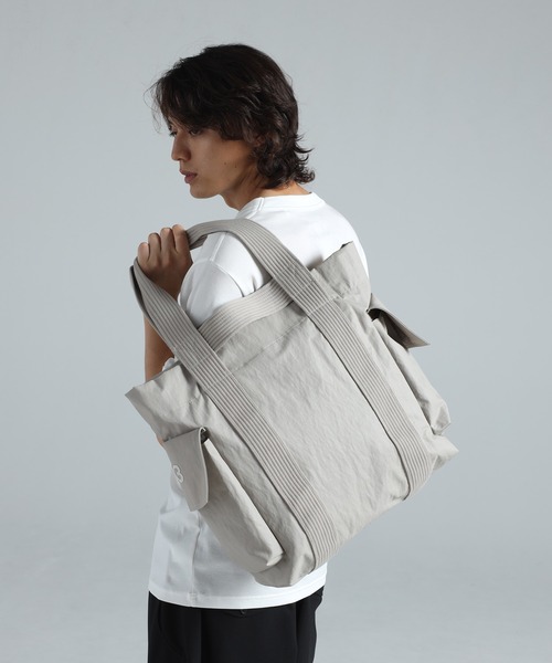 Y-3(ワイスリー)の「Y-3 TOTE BAG(トートバッグ・メンズ・ライトブラウン・ONE SIZE)」の1枚目の写真
