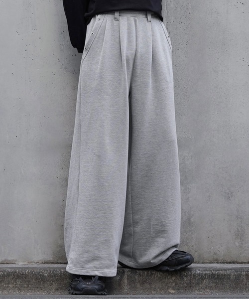 cussil(クシル)の「【cussil/クシル】ヘビーウェイト2タック アイレットデザインワイドスウェットパンツ(スウェットパンツ・メンズ・ライトグレー・S/M/L)」の2枚目の写真
