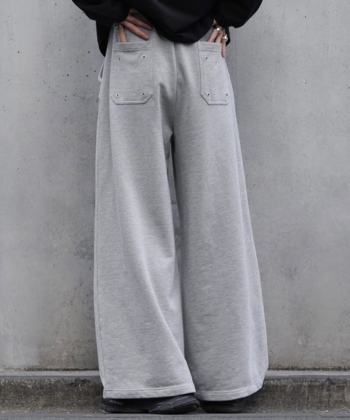 cussil(クシル)の「【cussil/クシル】ヘビーウェイト2タック アイレットデザインワイドスウェットパンツ(スウェットパンツ・メンズ・ライトグレー・S/M/L)」の3枚目の写真