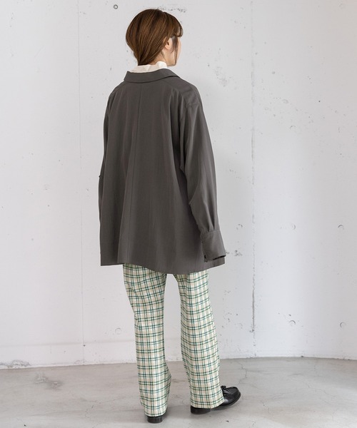 POU DOU DOU（プードゥドゥ）の「オーバーサイズフレアシャツ（シャツ/ブラウス・レディース・ライトブルー/ライトイエロー/ダークグレー・3）」の16枚目の写真