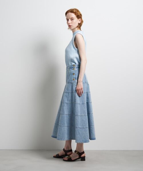 LANVIN en Bleu（ランバンオンブルー）の「Lee×LANVIN en Bleuデニムフレアスカート（スカート・レディース・ブルー系その他/ネイビー・36/38/40）」の4枚目の写真